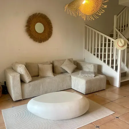 Nichee Sur Golf & Piscine Semesterbostad