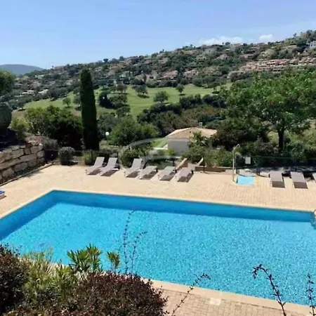 Nichee Sur Golf & Piscine Vakantiehuis