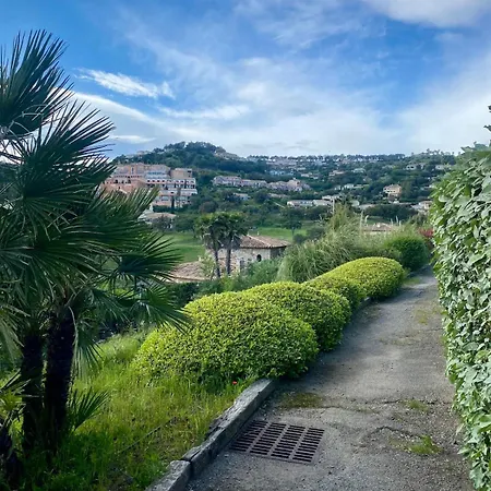 Nichee Sur Golf & Piscine Semesterbostad