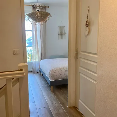 Vakantiehuis Nichee Sur Golf & Piscine *