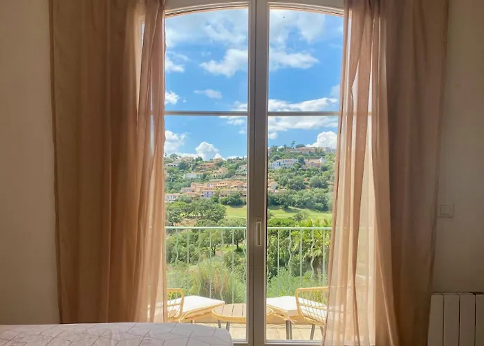 Feriehus Nichee Sur Golf & Piscine Sainte-Maxime